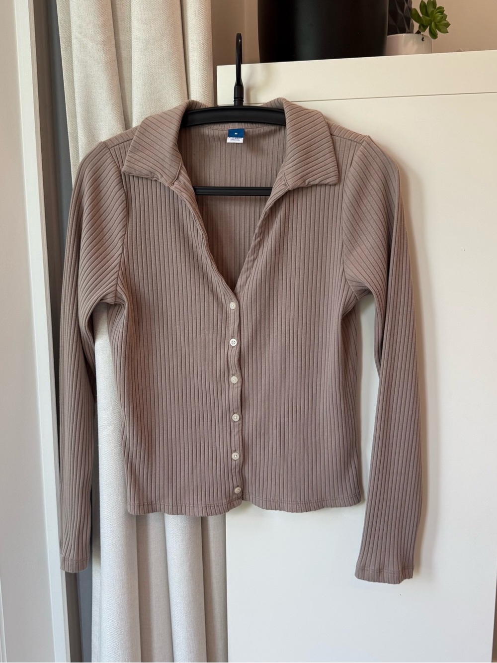 Old Navy Ribbed Button-Up Top in Taupe